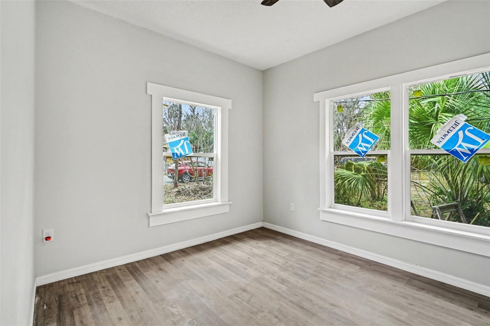 Image 9 of 15 For 727 Wood Street