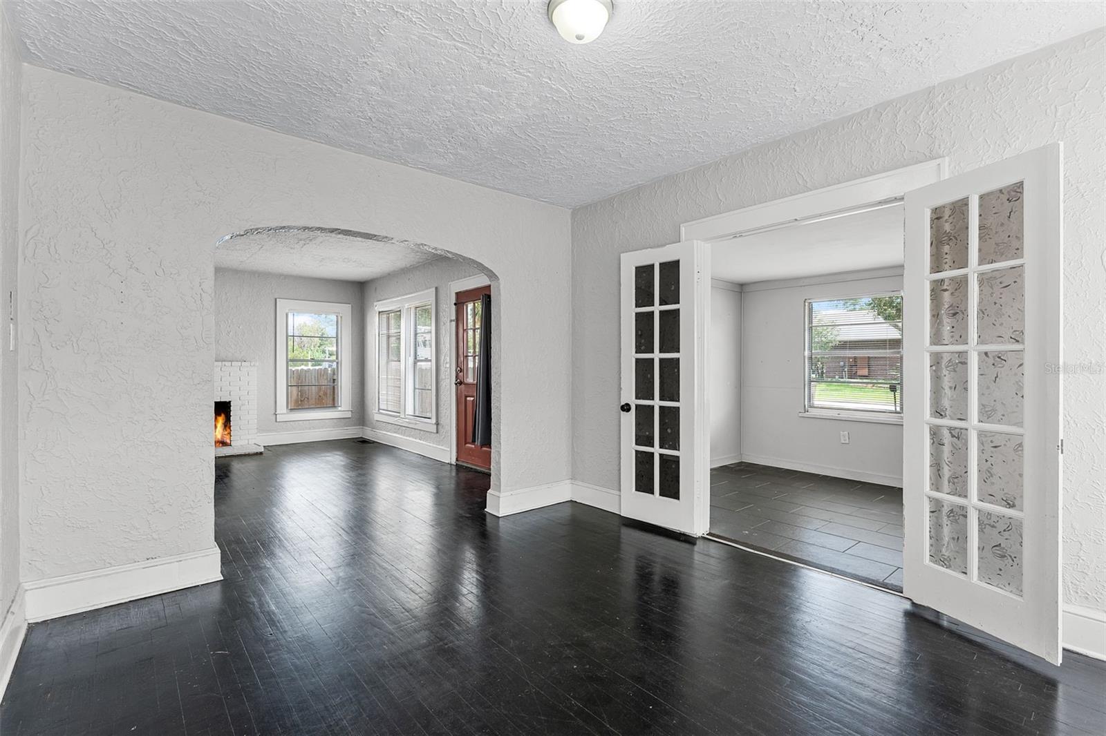 Image 31 of 43 For 25 Pinecrest Avenue