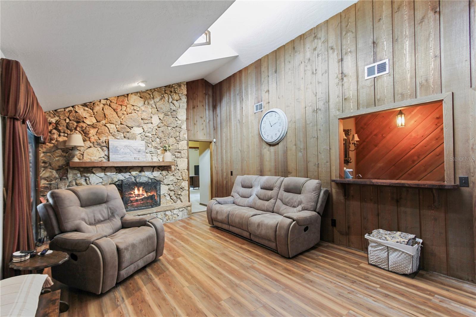 Image 15 of 41 For 308 Smokerise Boulevard