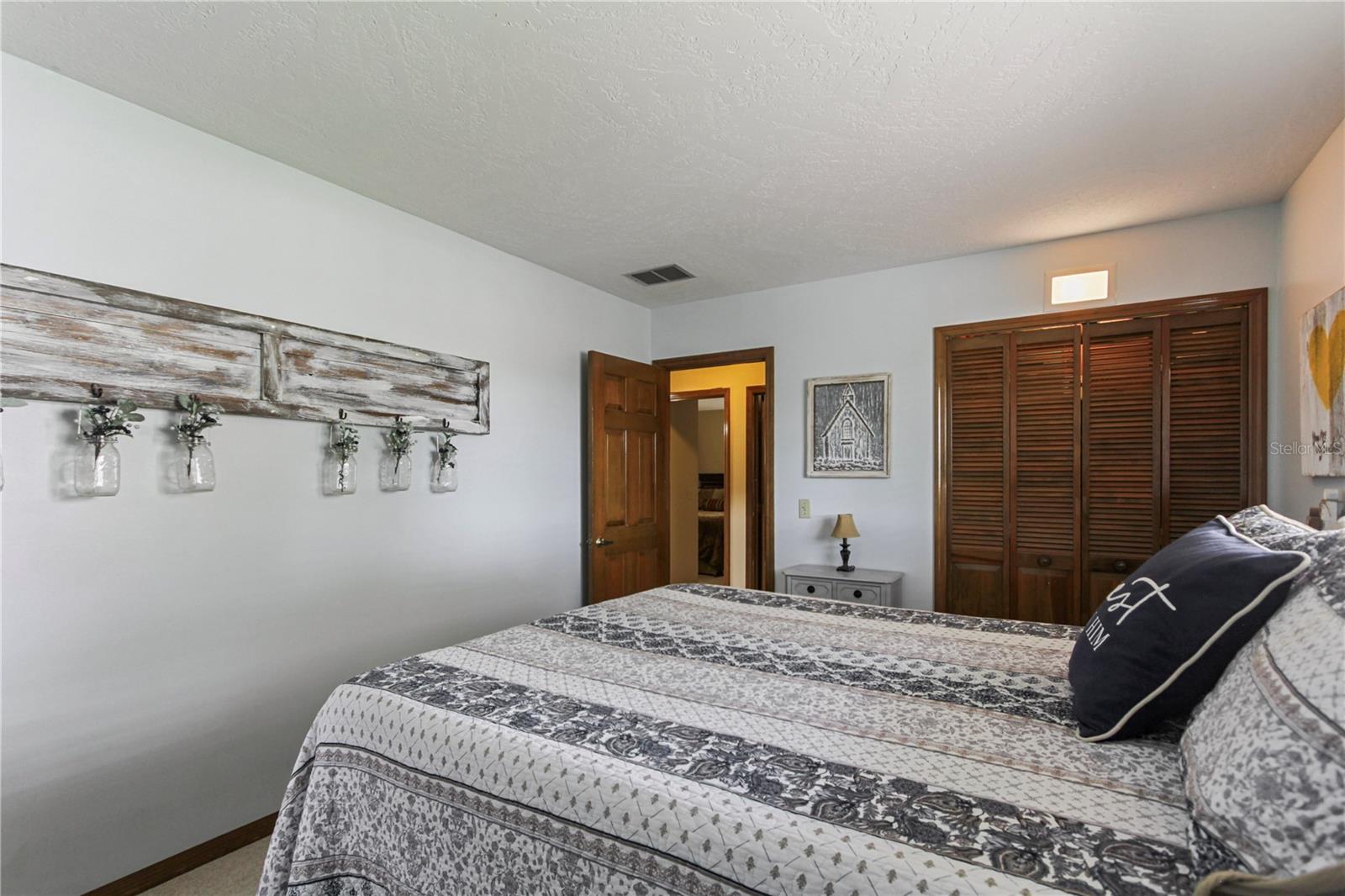 Image 21 of 41 For 308 Smokerise Boulevard