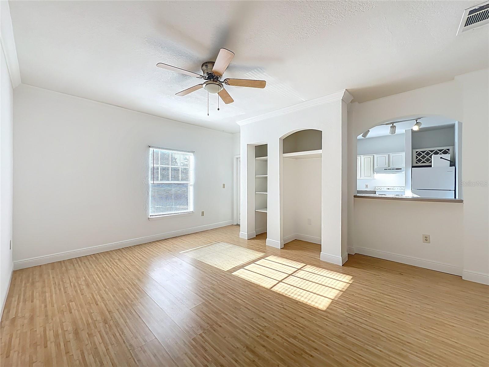 Image 11 of 66 For 174 Villa Di Este Terrace 200