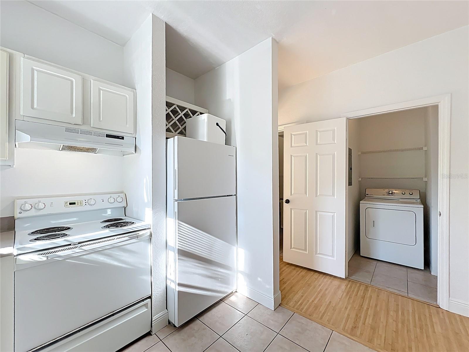 Image 22 of 66 For 174 Villa Di Este Terrace 200