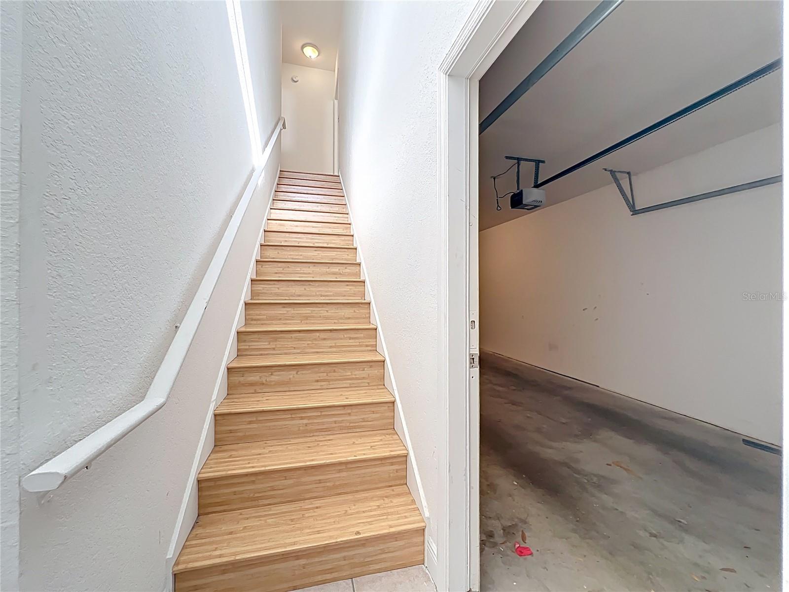 Image 3 of 66 For 174 Villa Di Este Terrace 200