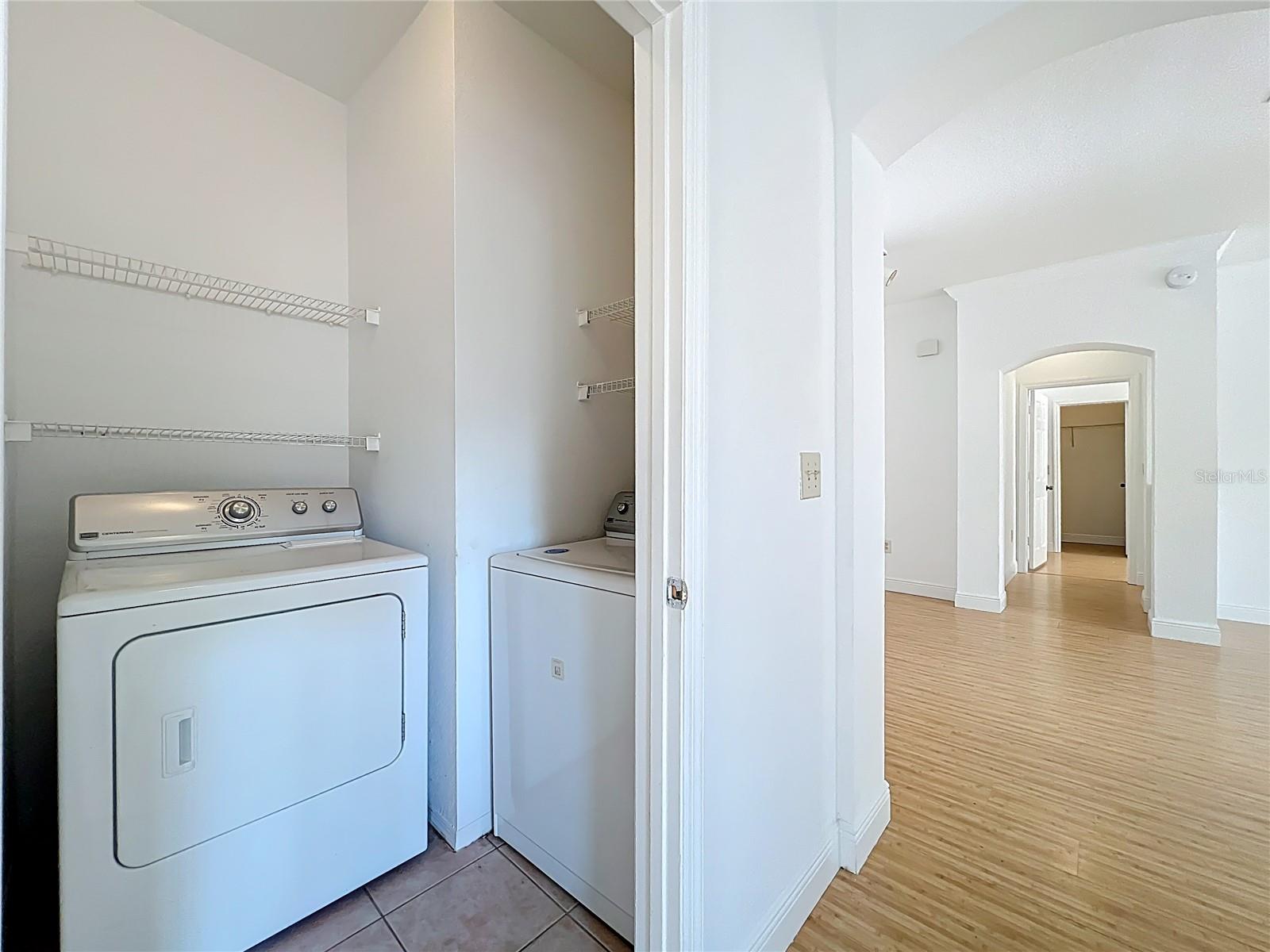 Image 47 of 66 For 174 Villa Di Este Terrace 200