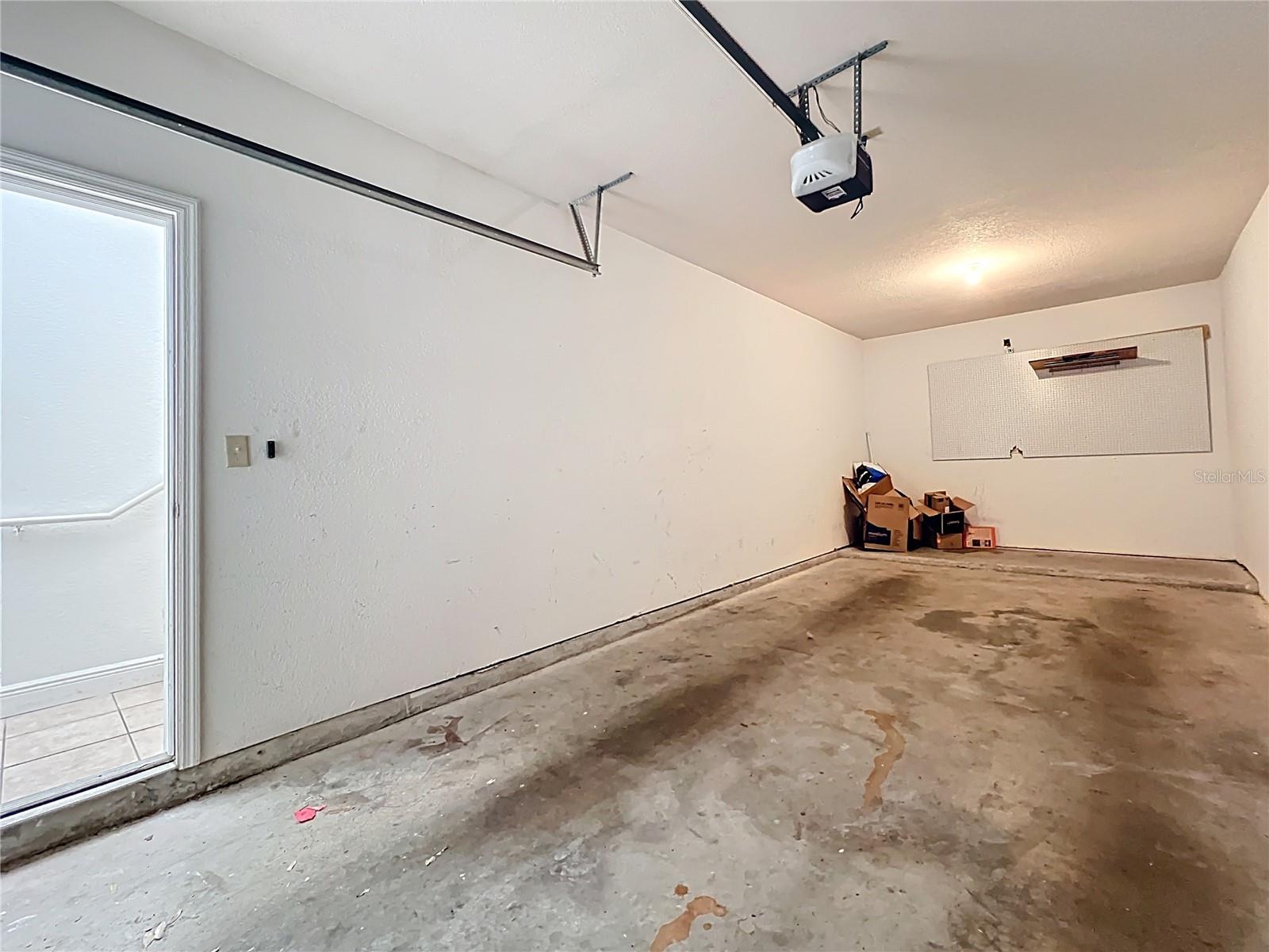 Image 49 of 66 For 174 Villa Di Este Terrace 200