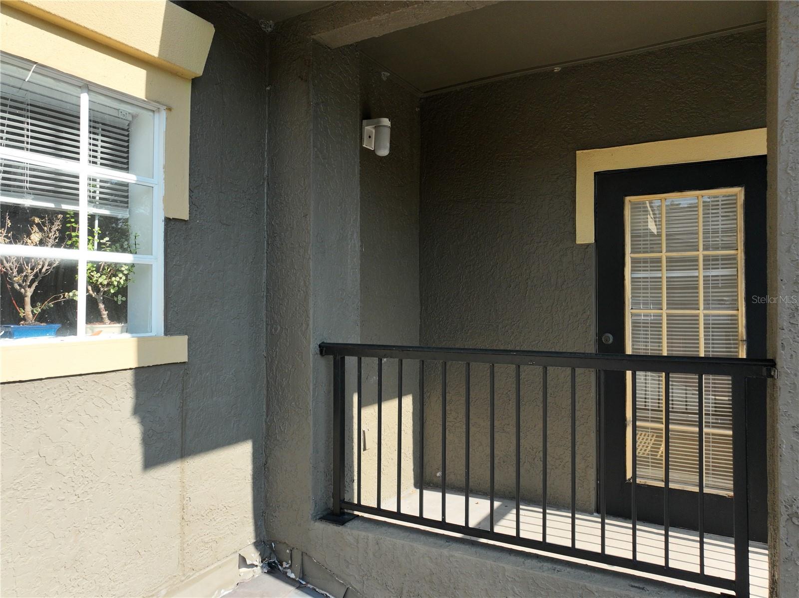 Image 53 of 66 For 174 Villa Di Este Terrace 200