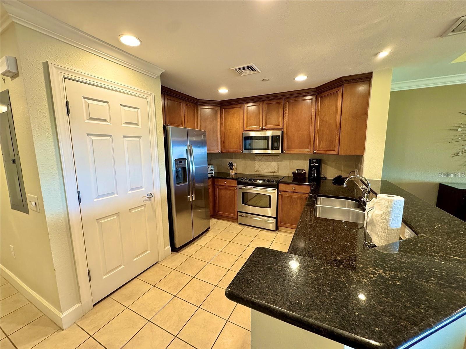 Image 4 of 9 For 1350 Centre Court Ridge Drive 101