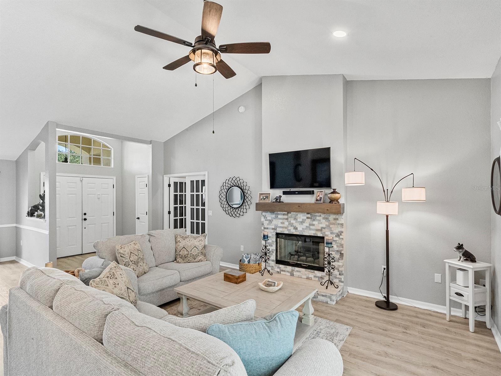 Image 4 of 50 For 1024 Destin Drive