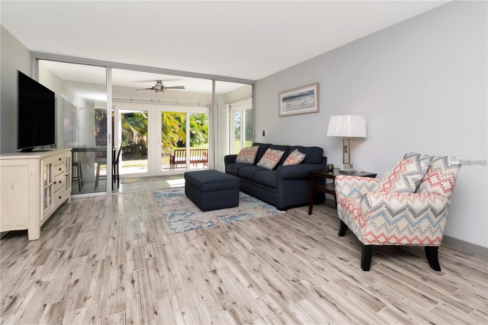 Image 11 of 49 For 10351 Regal Drive 8