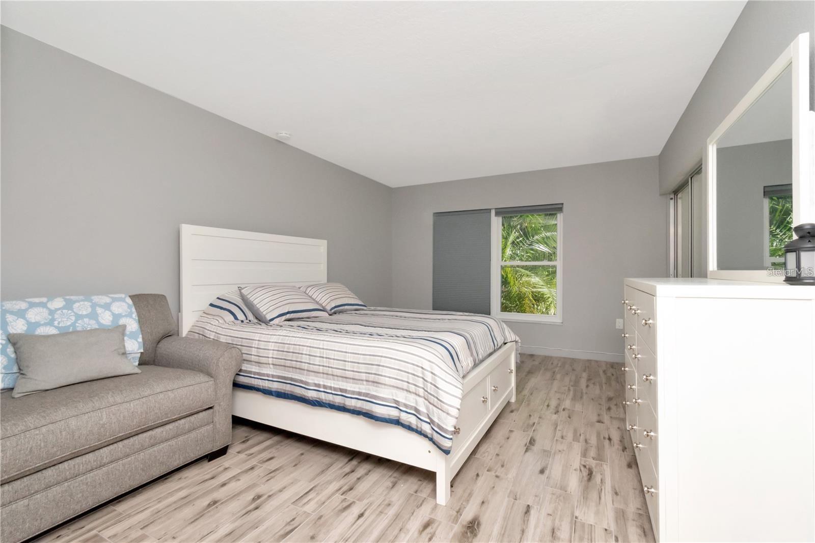 Image 16 of 49 For 10351 Regal Drive 8