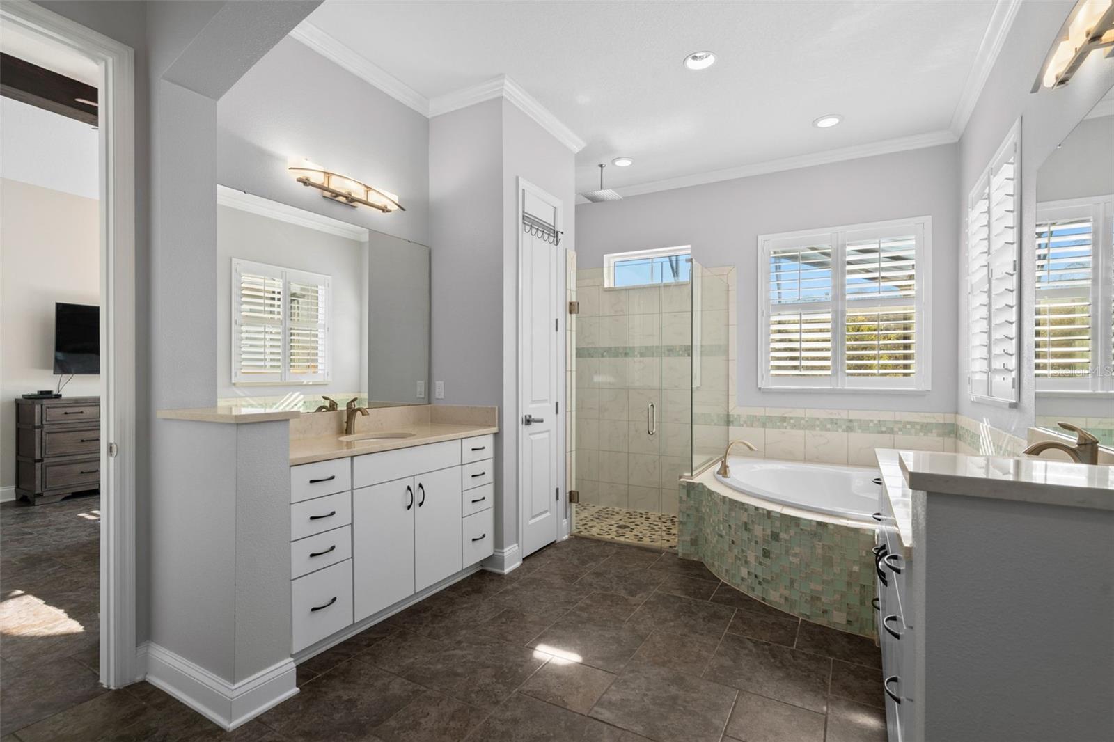 Image 36 of 64 For 14160 Eliot Avenue