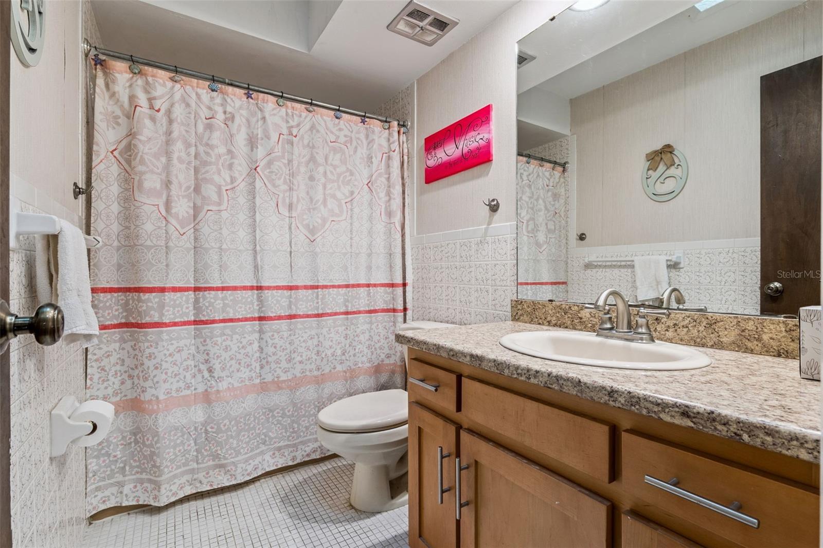 Image 23 of 35 For 76 Sweetbriar Branch