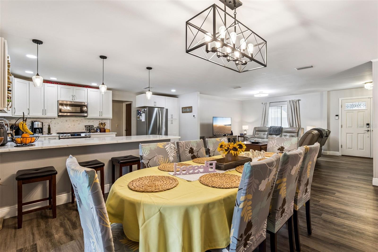 Image 5 of 35 For 76 Sweetbriar Branch