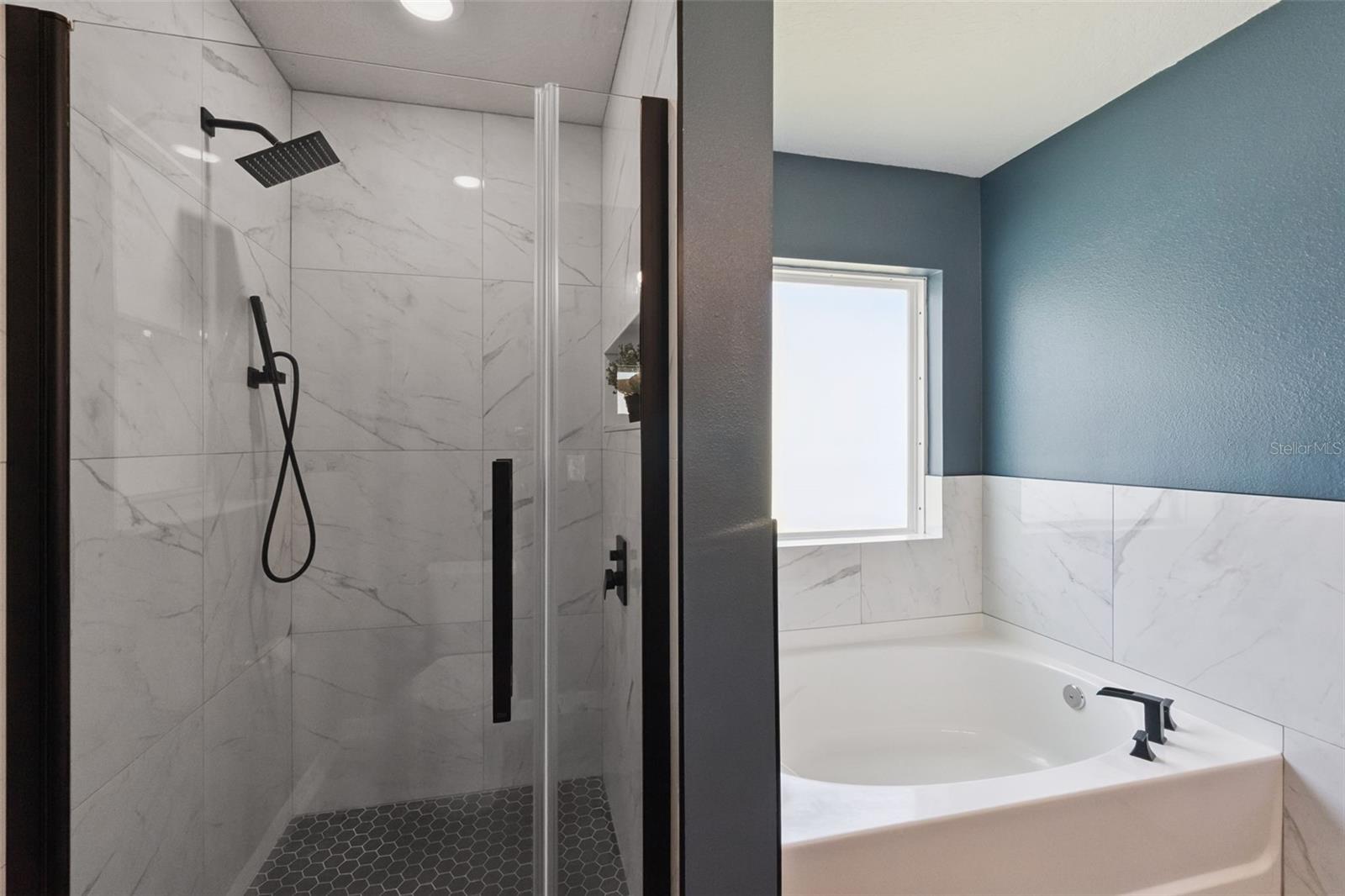 Image 12 of 21 For 3028 Lakes Crest Avenue