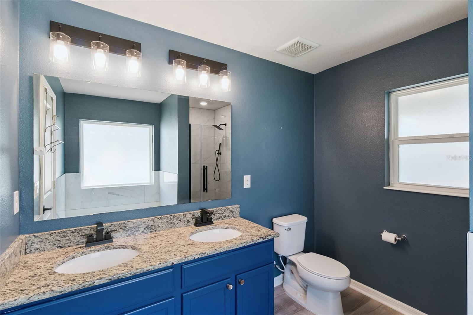 Image 13 of 21 For 3028 Lakes Crest Avenue