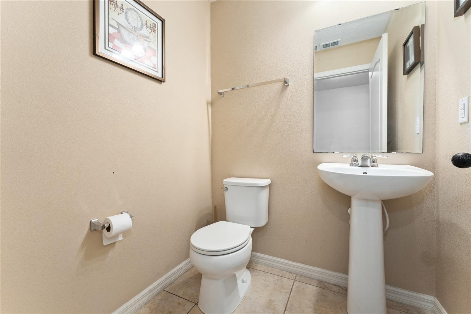 Image 13 of 42 For 4752 Blue Diamond Street