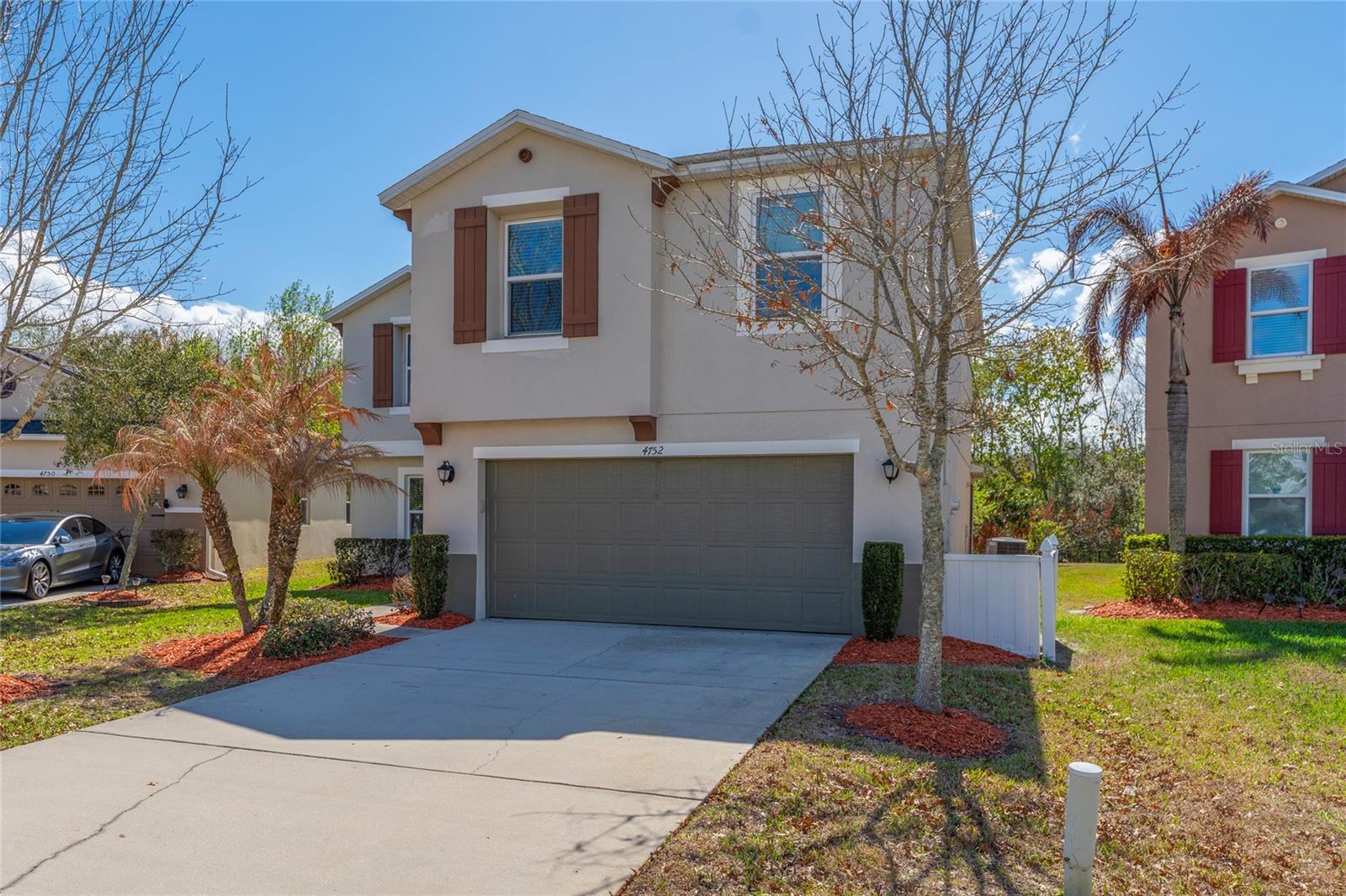 Image 2 of 42 For 4752 Blue Diamond Street