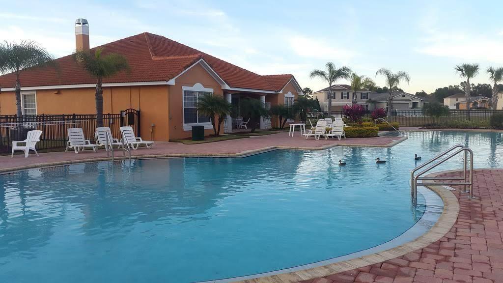 Image 37 of 42 For 4752 Blue Diamond Street