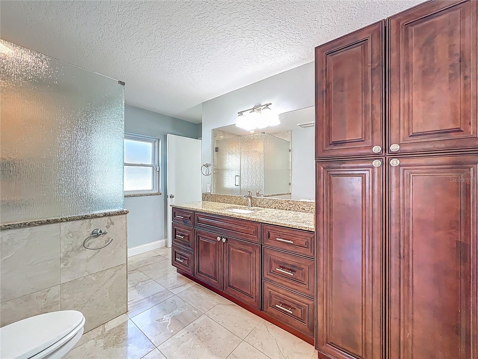 Image 22 of 47 For 1205 Forest Circle