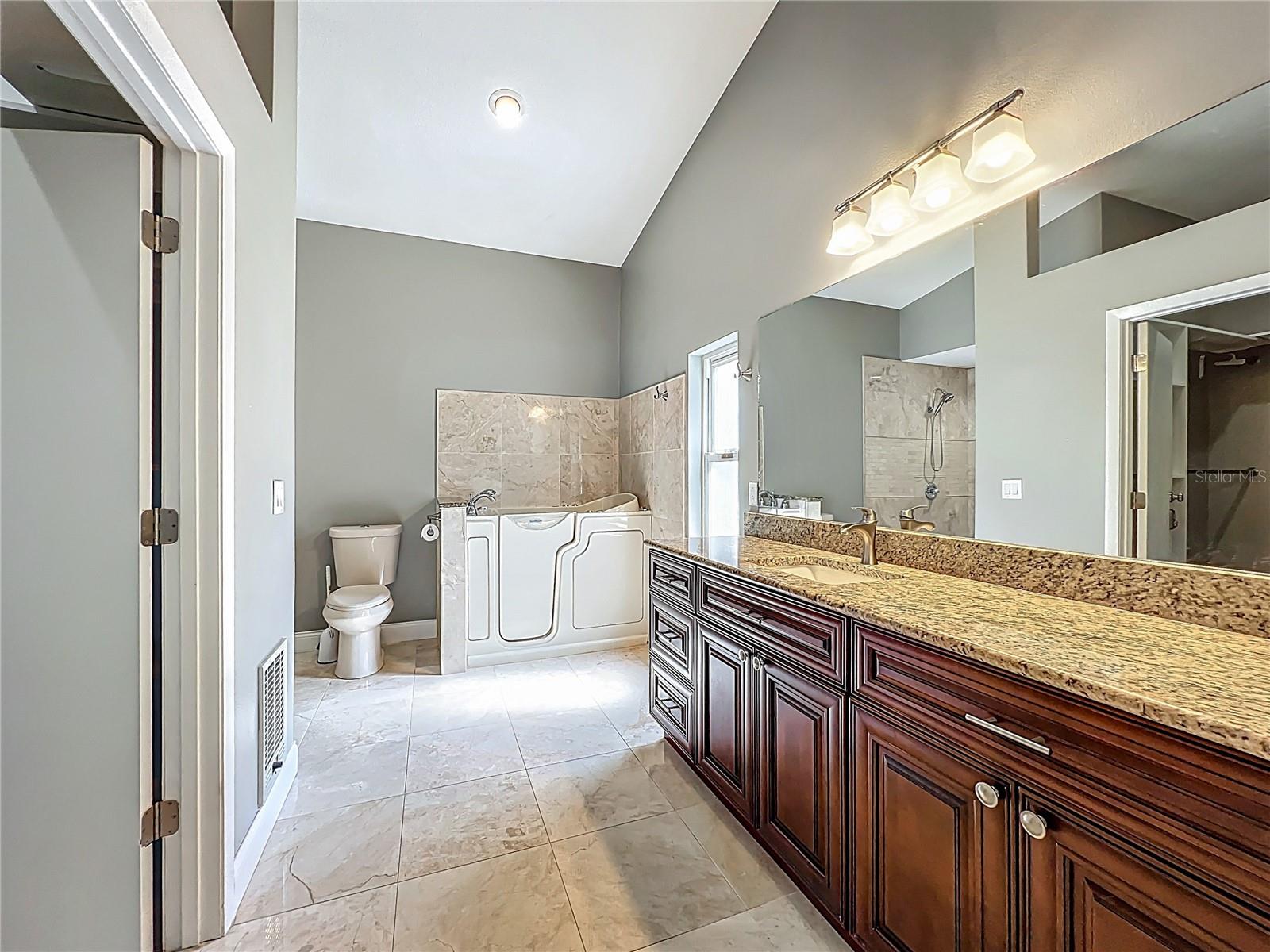 Image 30 of 47 For 1205 Forest Circle