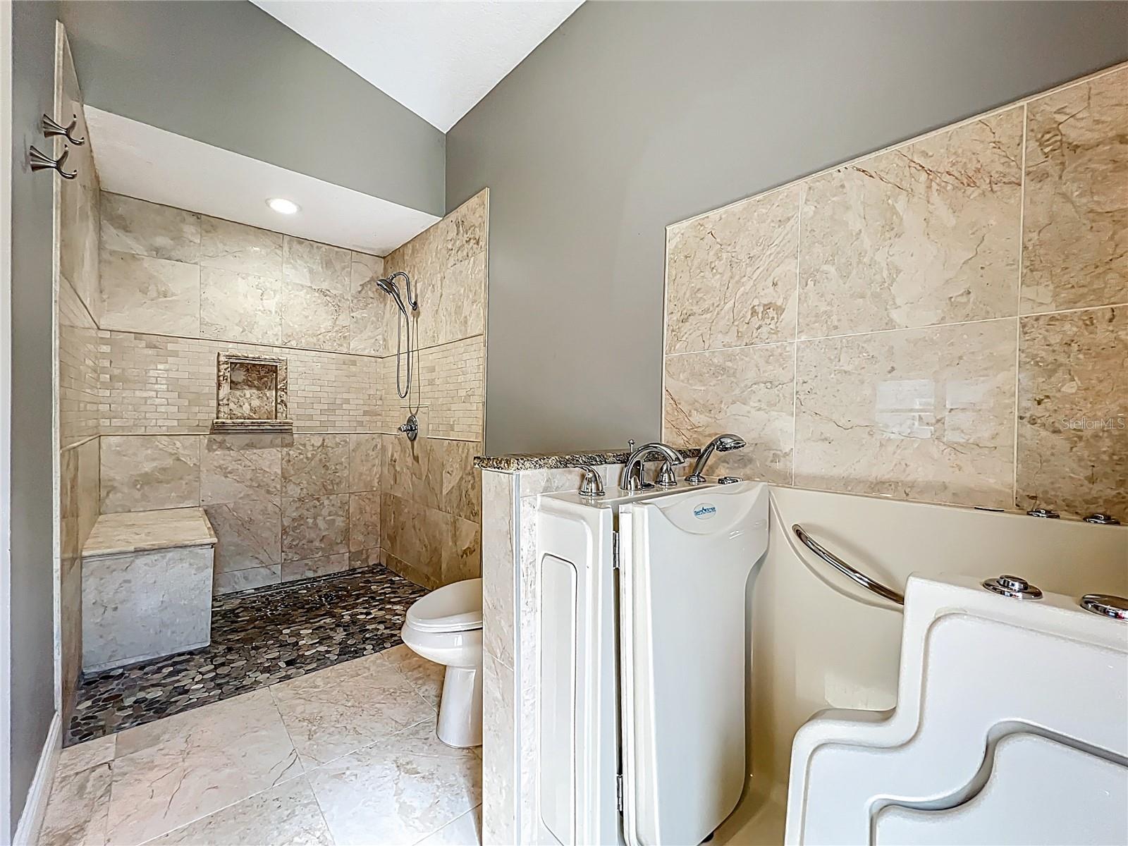 Image 31 of 47 For 1205 Forest Circle