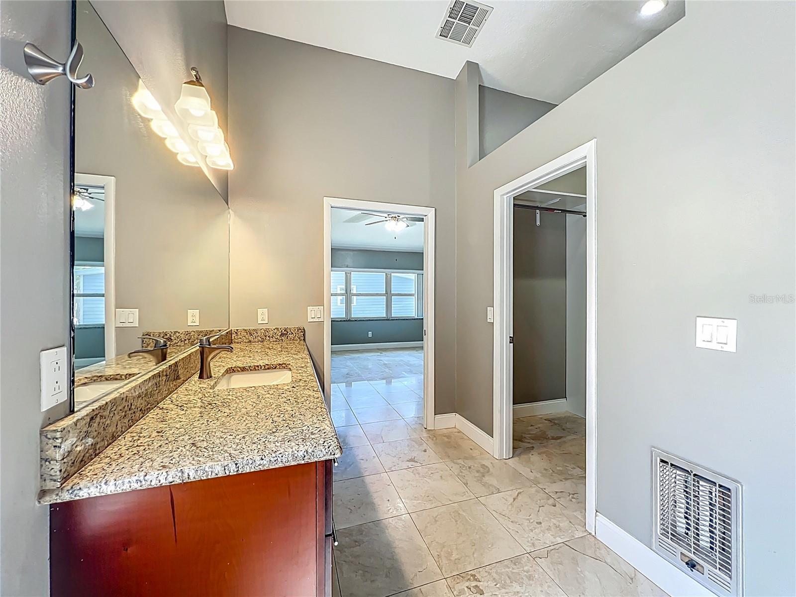 Image 34 of 47 For 1205 Forest Circle