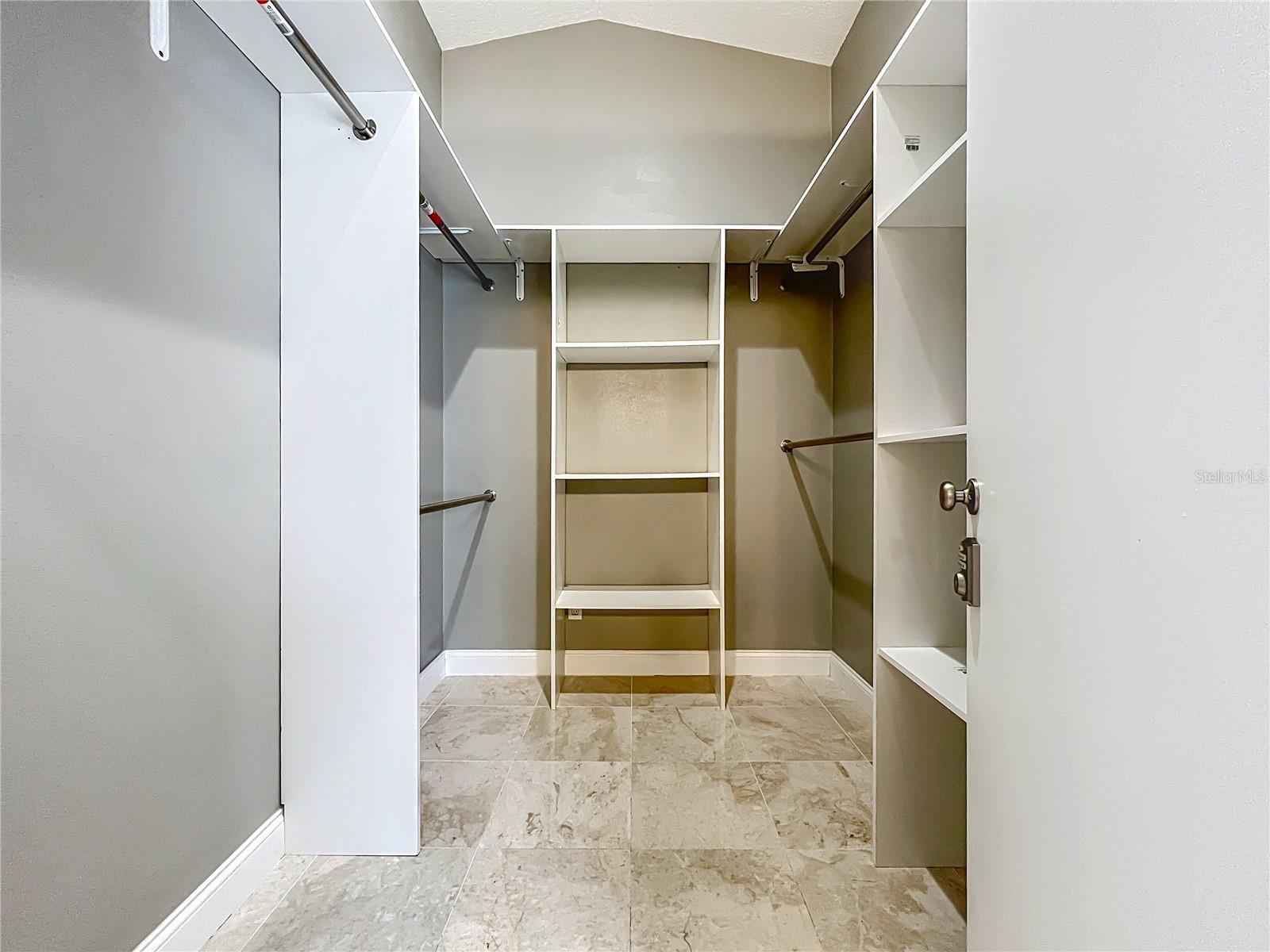 Image 35 of 47 For 1205 Forest Circle