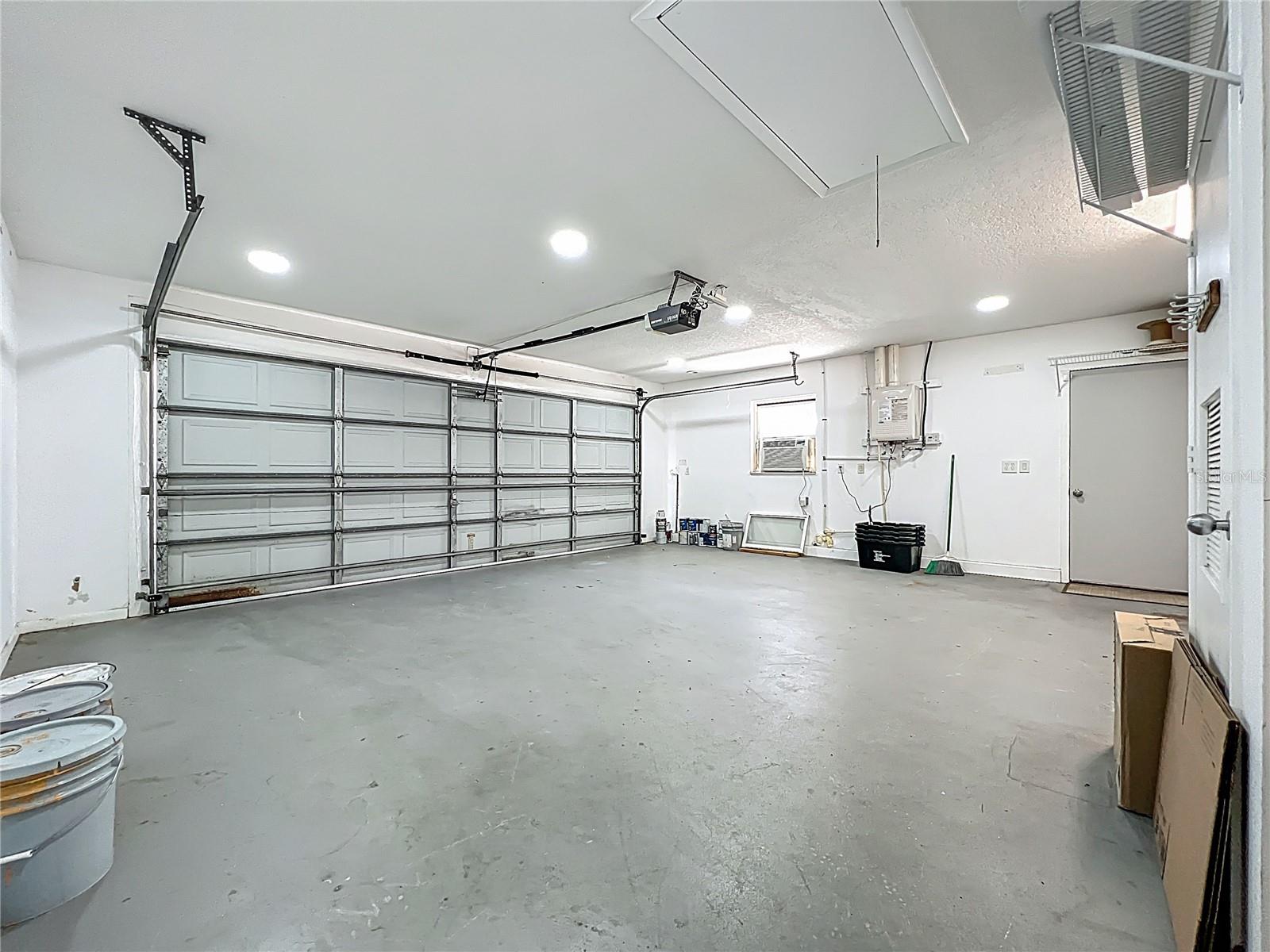 Image 37 of 47 For 1205 Forest Circle