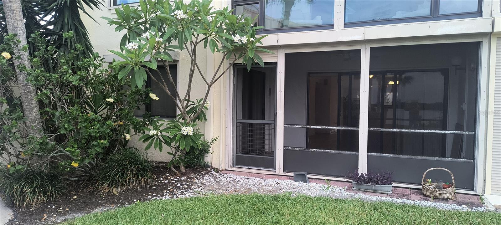 Image 16 of 21 For 1611 Minutemen Causeway 111