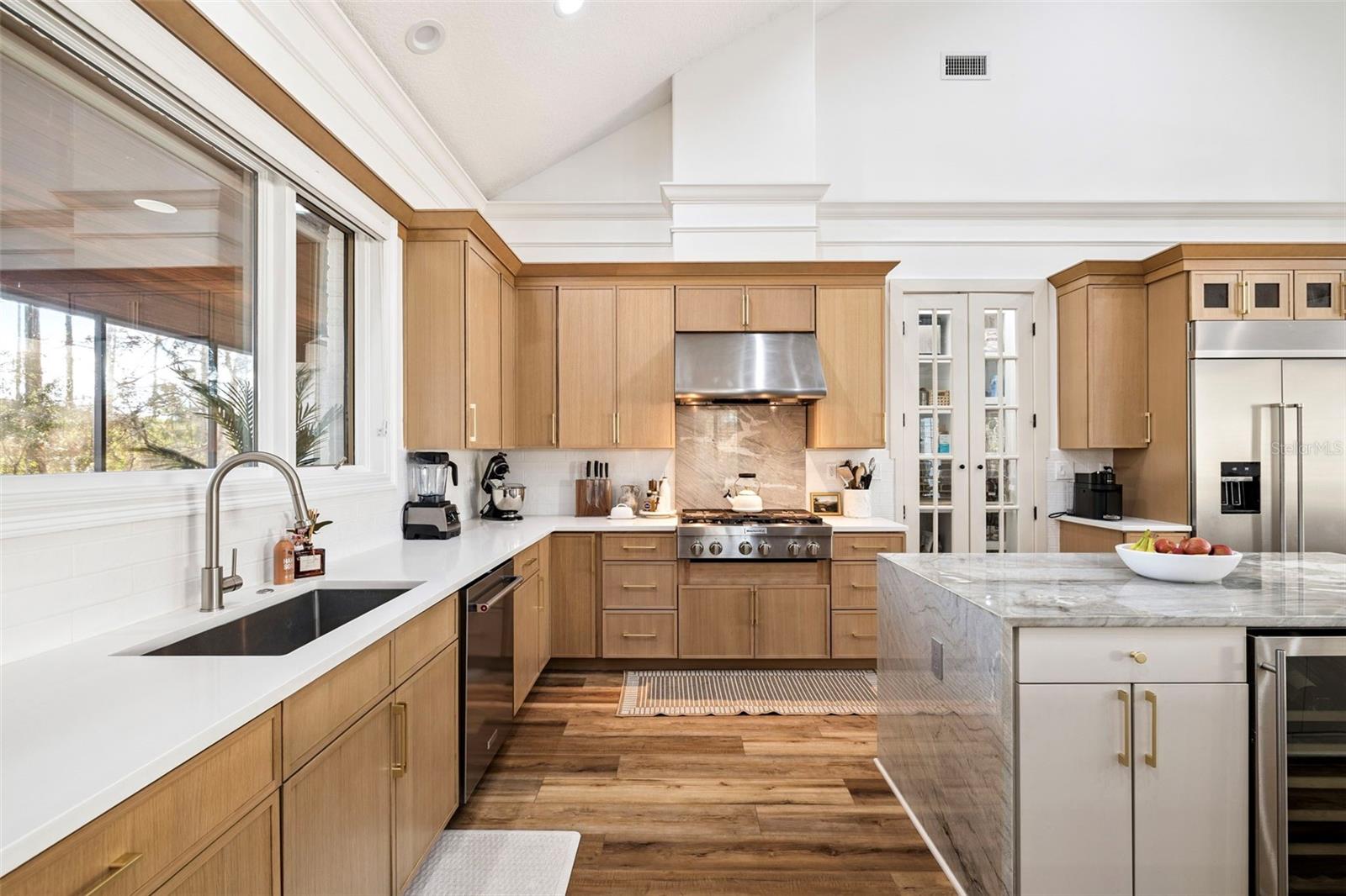 Image 10 of 81 For 410 Windjammer Court