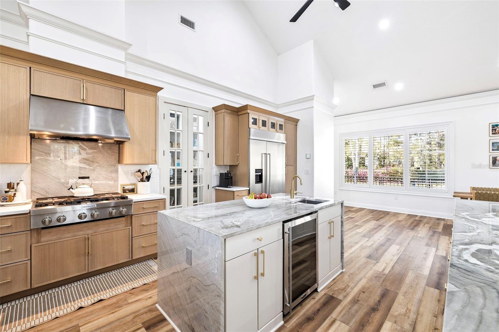 Image 11 of 81 For 410 Windjammer Court