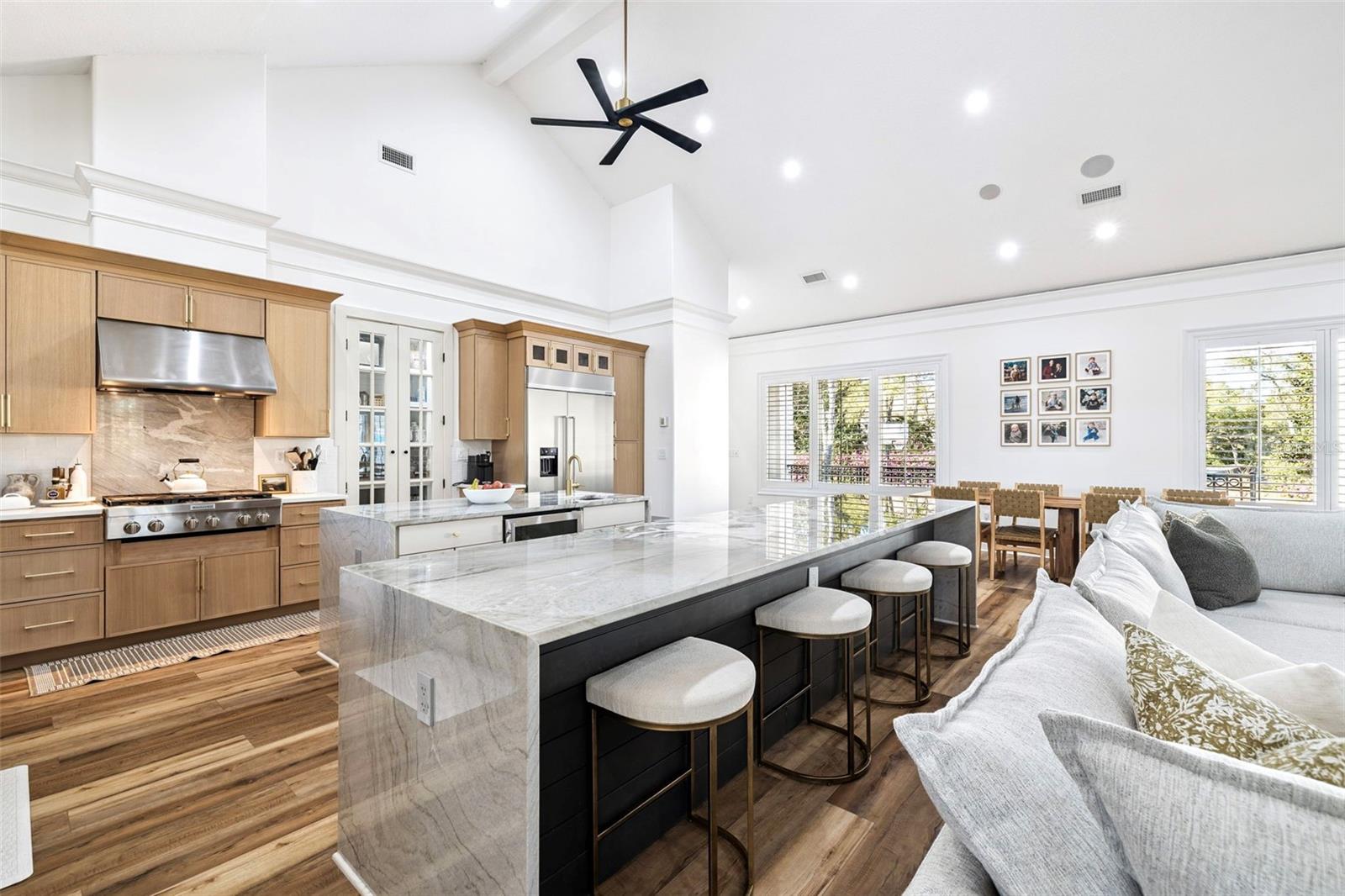 Image 12 of 81 For 410 Windjammer Court