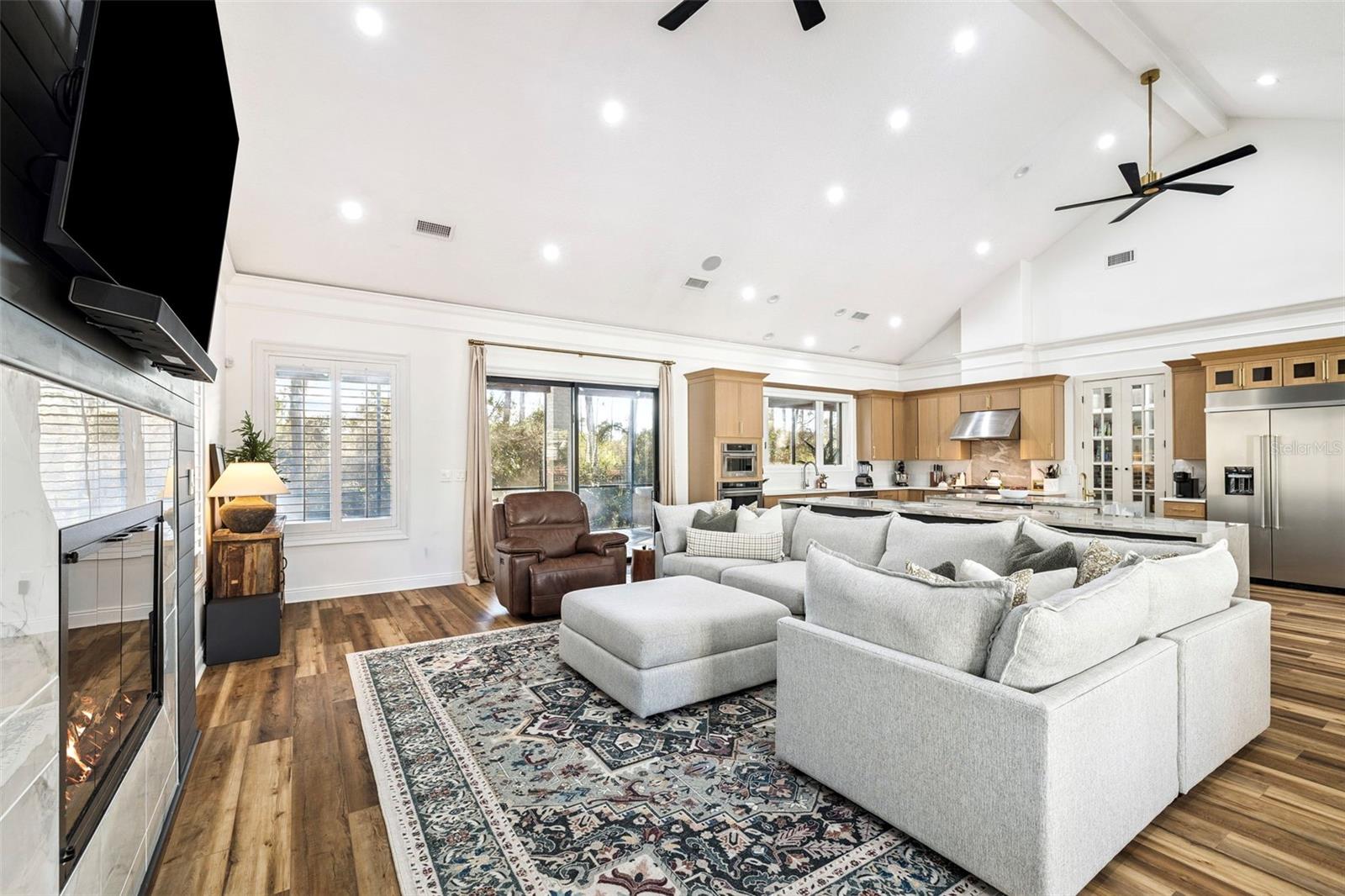 Image 21 of 81 For 410 Windjammer Court