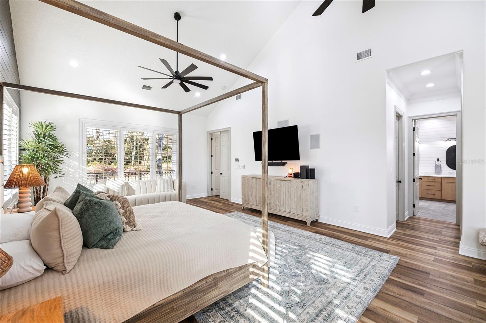 Image 24 of 81 For 410 Windjammer Court