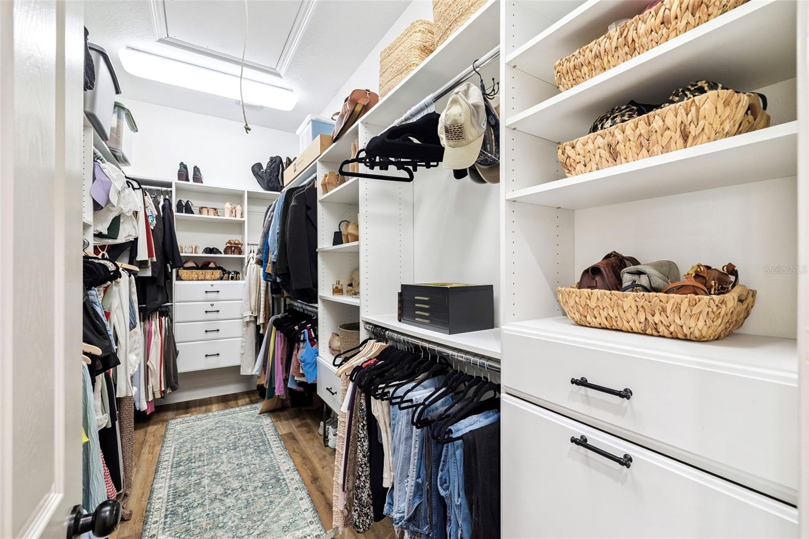 Image 27 of 81 For 410 Windjammer Court