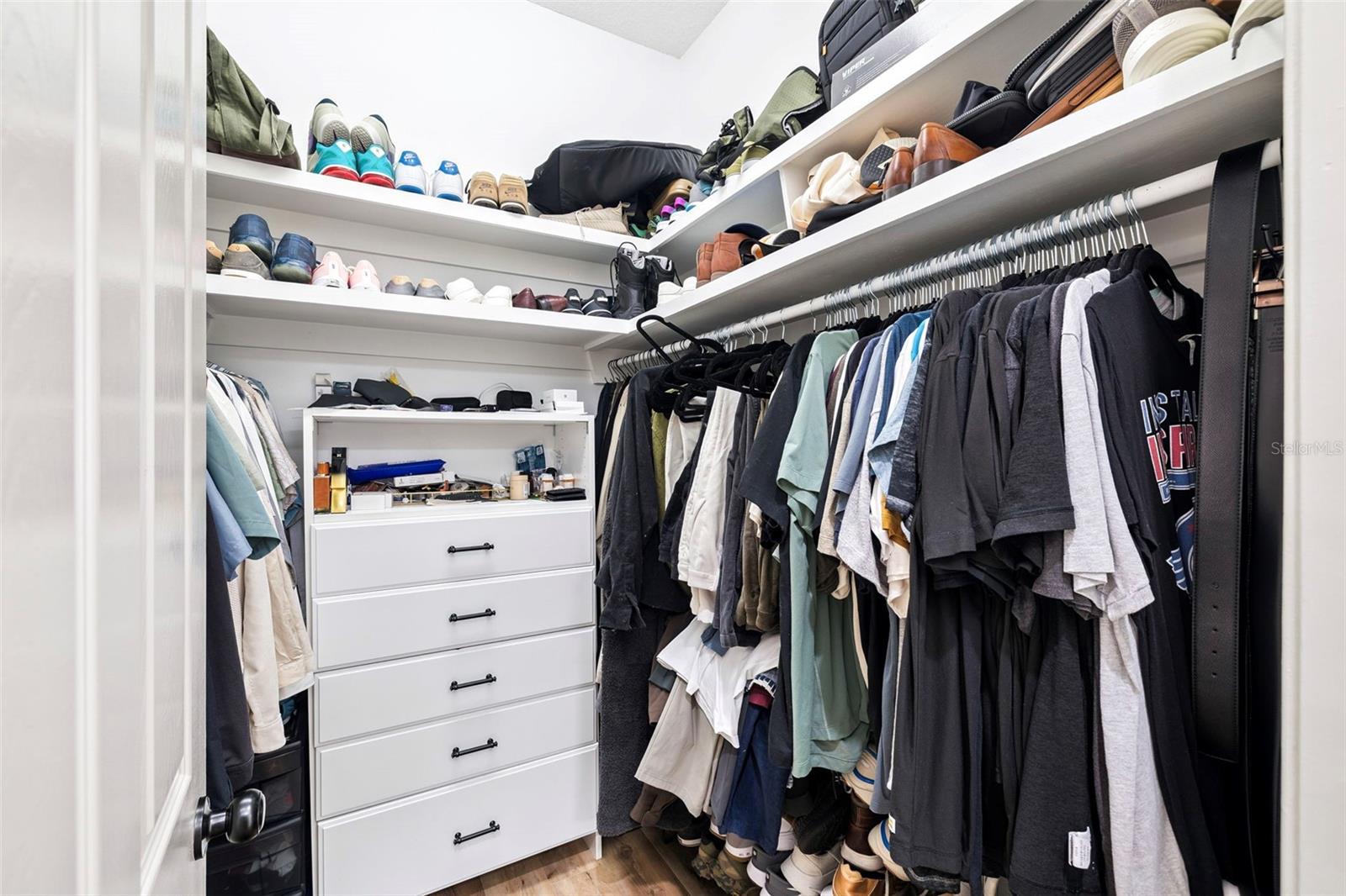 Image 28 of 81 For 410 Windjammer Court