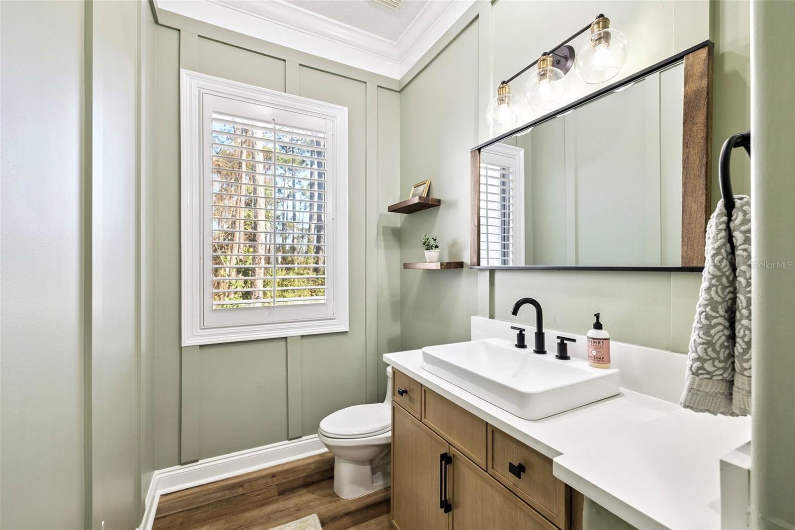 Image 46 of 81 For 410 Windjammer Court