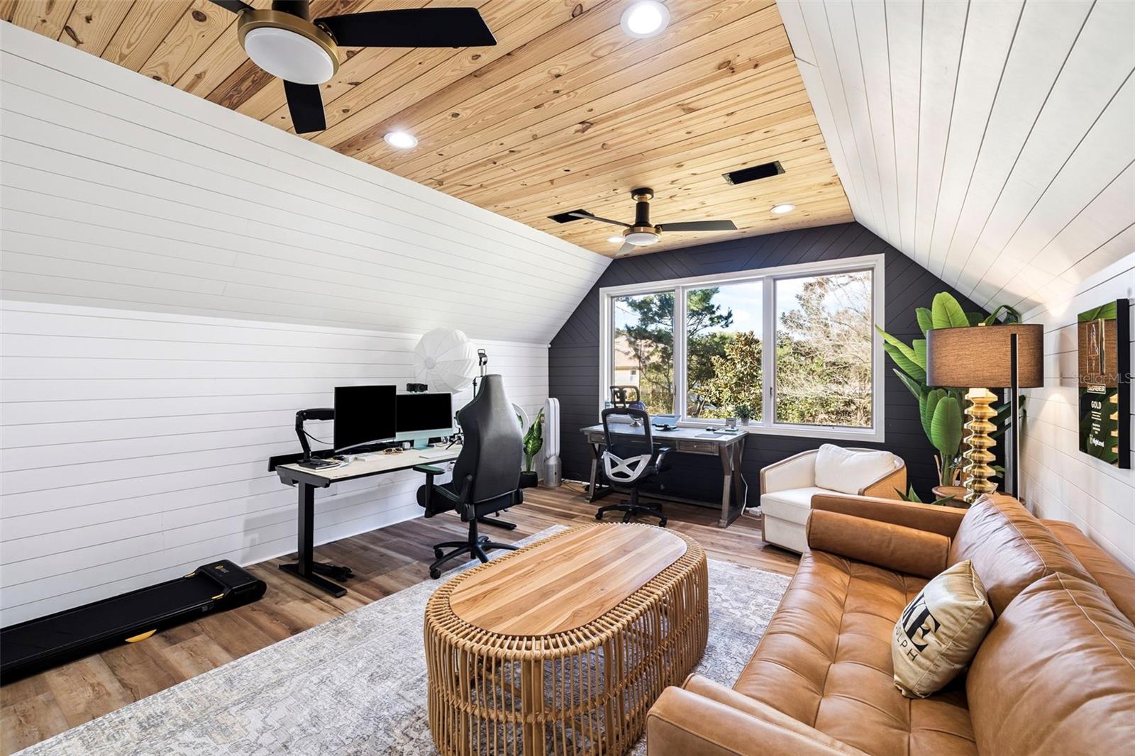 Image 49 of 81 For 410 Windjammer Court