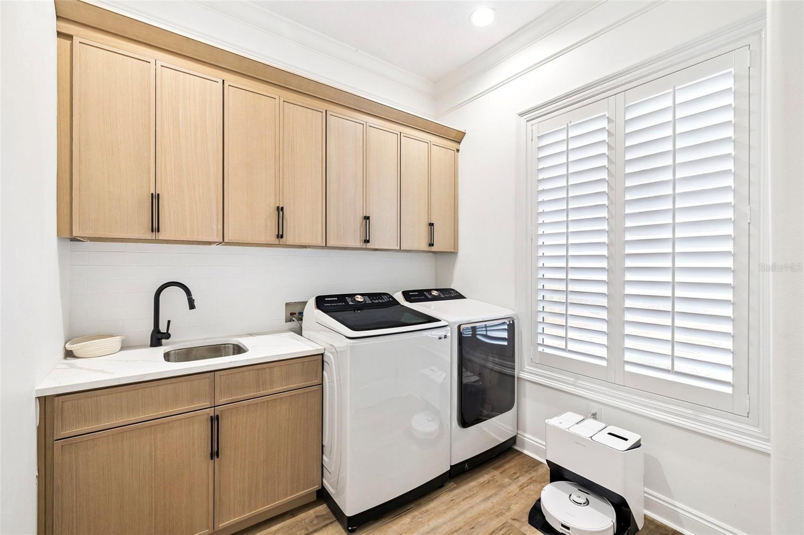 Image 50 of 81 For 410 Windjammer Court