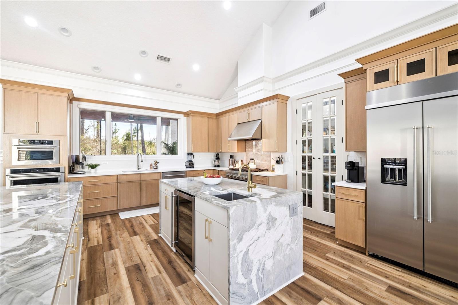 Image 9 of 81 For 410 Windjammer Court