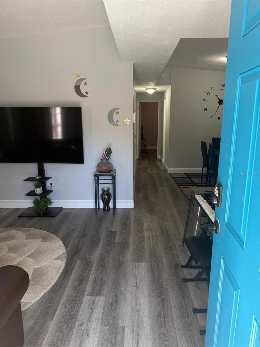 Image 7 of 7 For 4612 Seybold Avenue