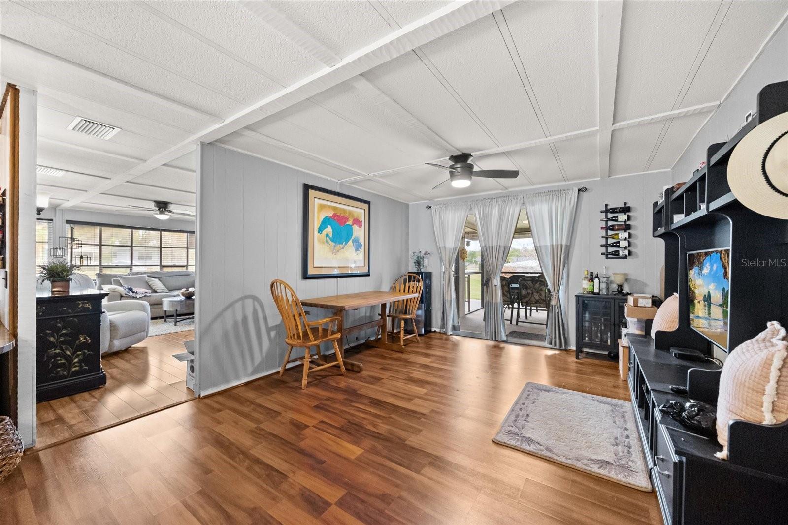 Image 10 of 45 For 2129 Oak Grove Drive 58