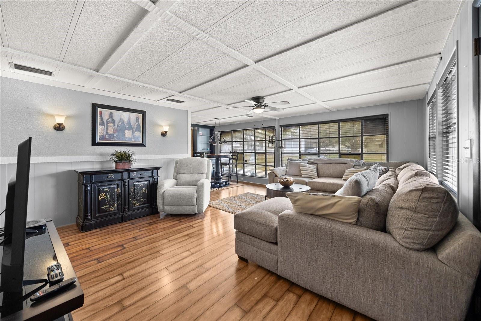 Image 4 of 45 For 2129 Oak Grove Drive 58