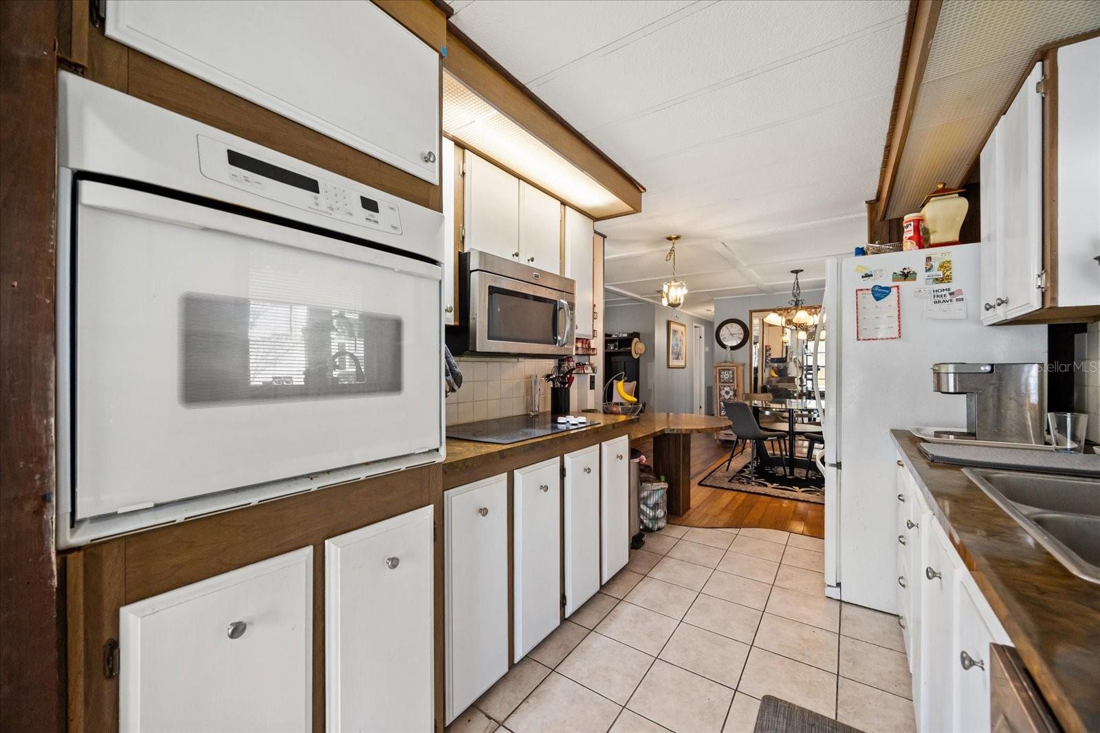 Image 9 of 45 For 2129 Oak Grove Drive 58