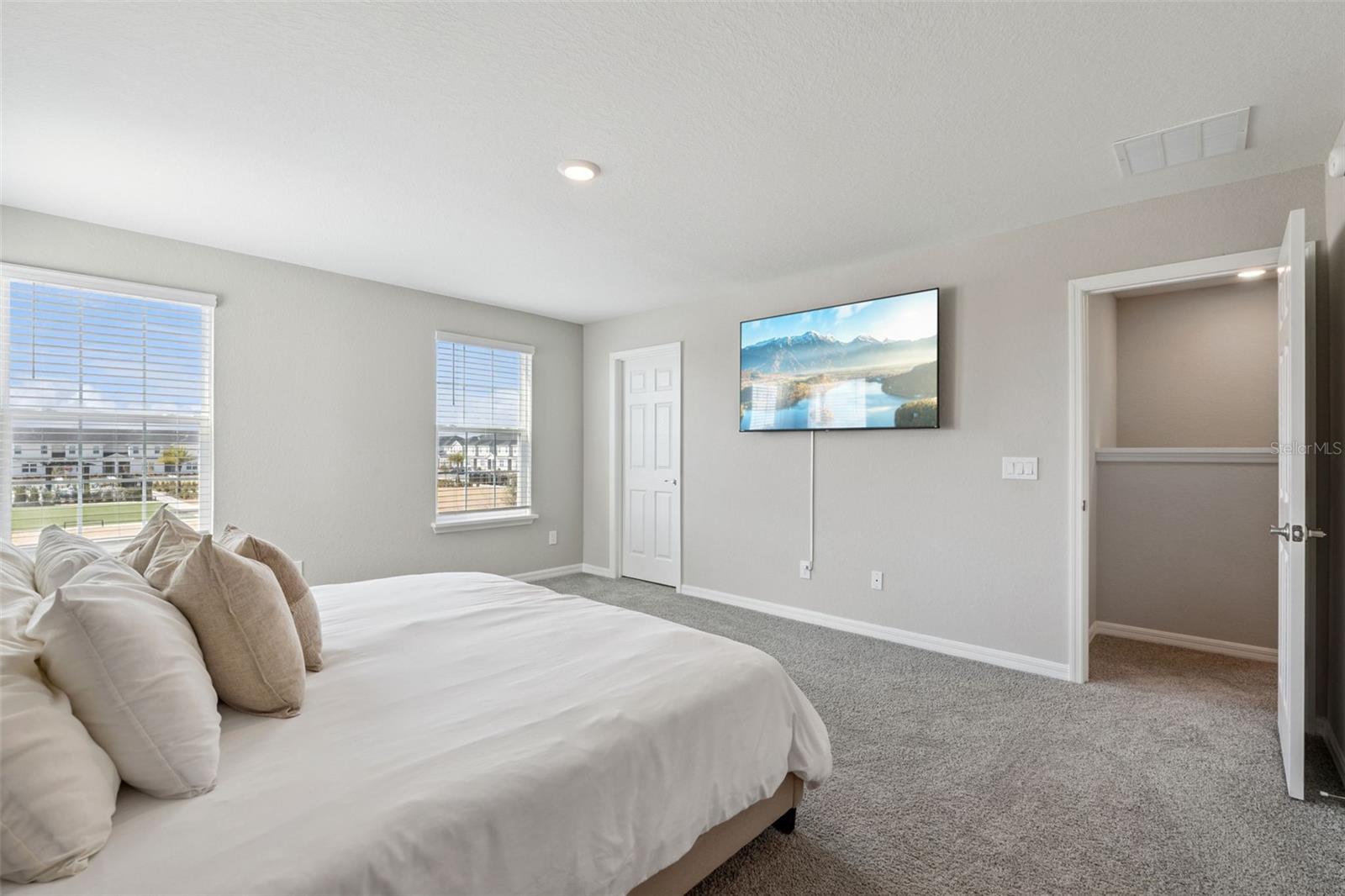 Image 30 of 57 For 469 Silverbell Trail