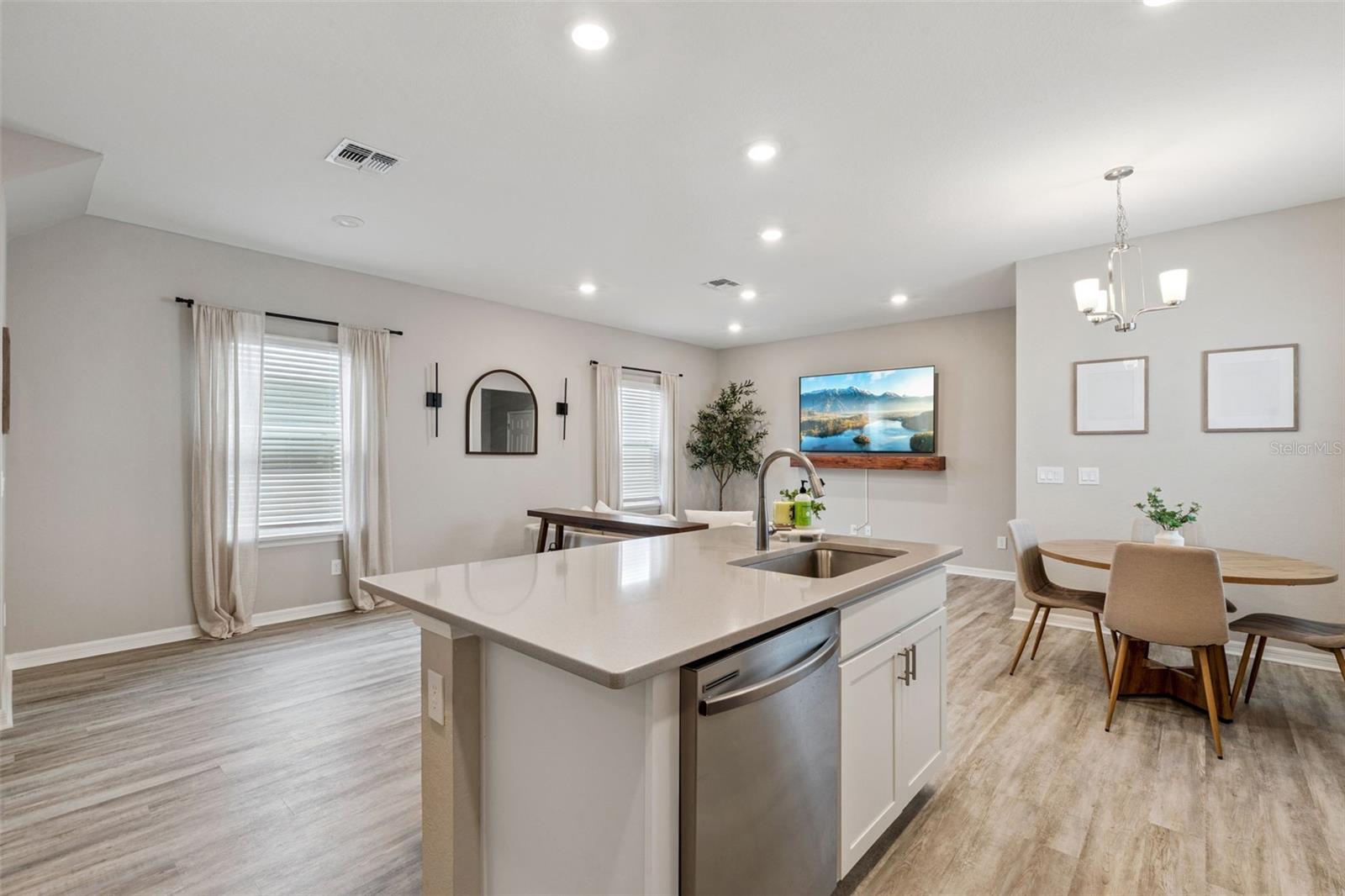 Image 5 of 57 For 469 Silverbell Trail