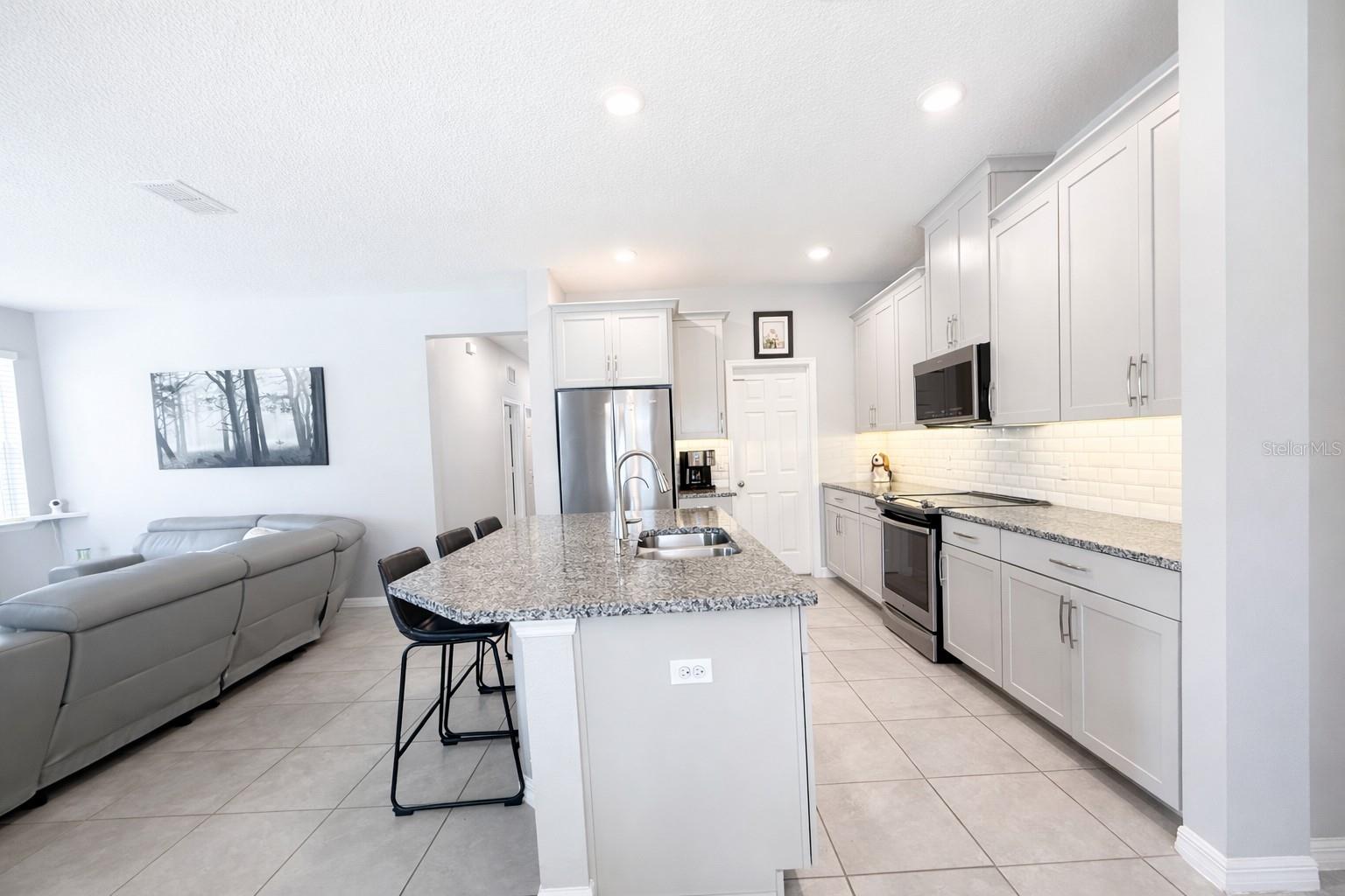 Image 9 of 36 For 4054 Pindo Palm Ln