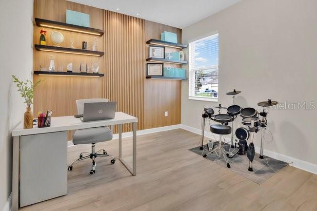 Image 16 of 53 For 16153 Water Spring Boulevard