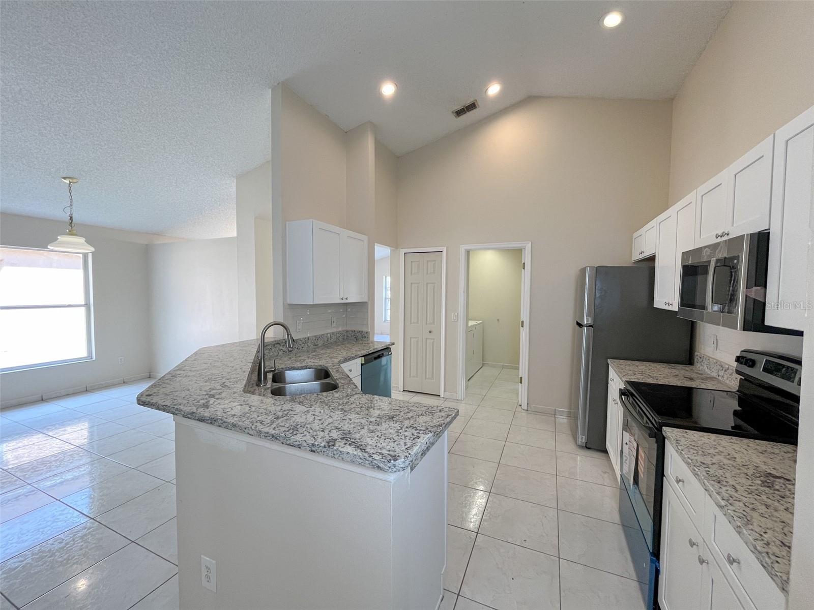 Image 10 of 38 For 1902 Palmetto Pine Lane