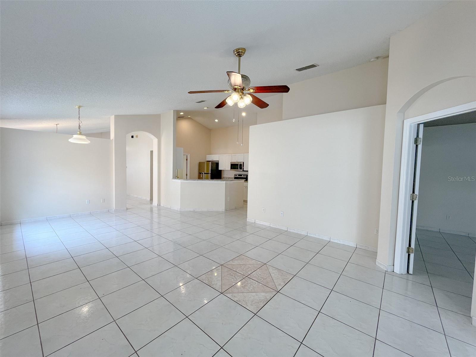 Image 11 of 38 For 1902 Palmetto Pine Lane